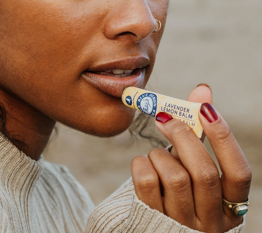 How to prevent and treat cold sores with lemon balm lip balm